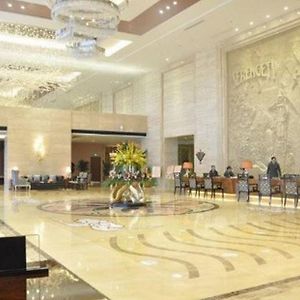 Serengeti Hotel